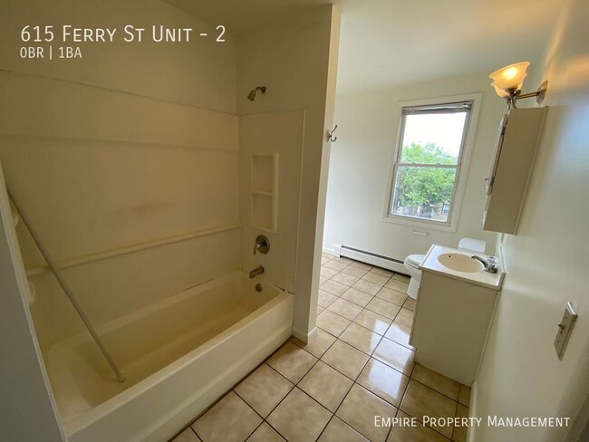 Building Photo - Studio with 1-Bathroom in Easton