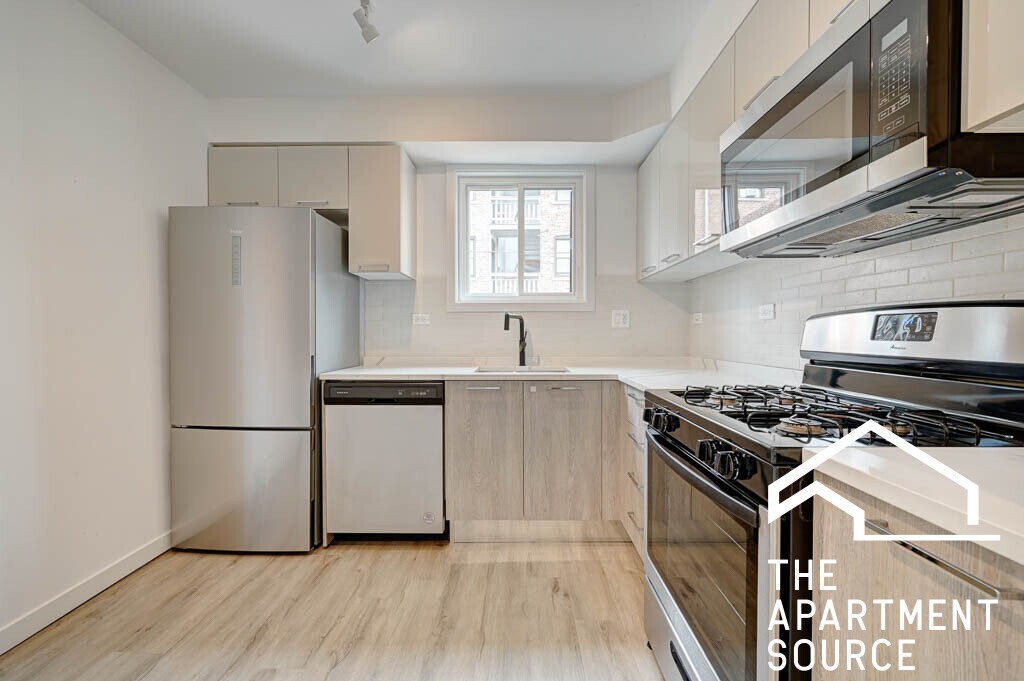 Foto principal - 7621 N Sheridan Rd