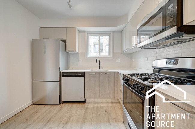 Photo - 7621 N Sheridan Rd Apartment