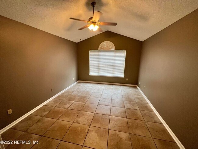 Foto del edificio - Great location