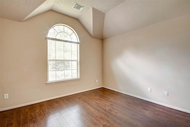 Foto del edificio - 31 Pleasant Point Pl