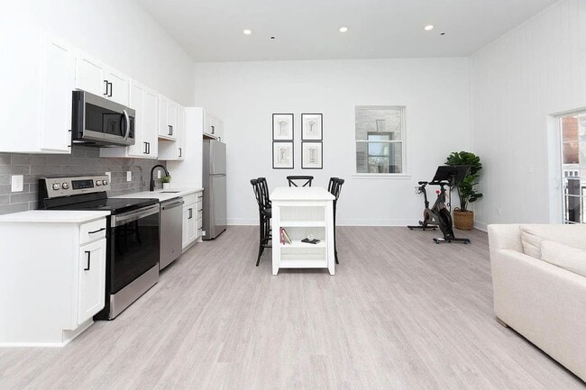 Photo - 211 St Paul St House