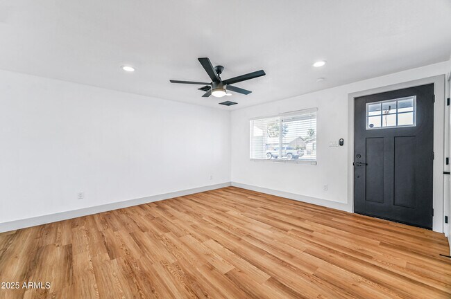 Foto del edificio - 3639 E Presidio Rd