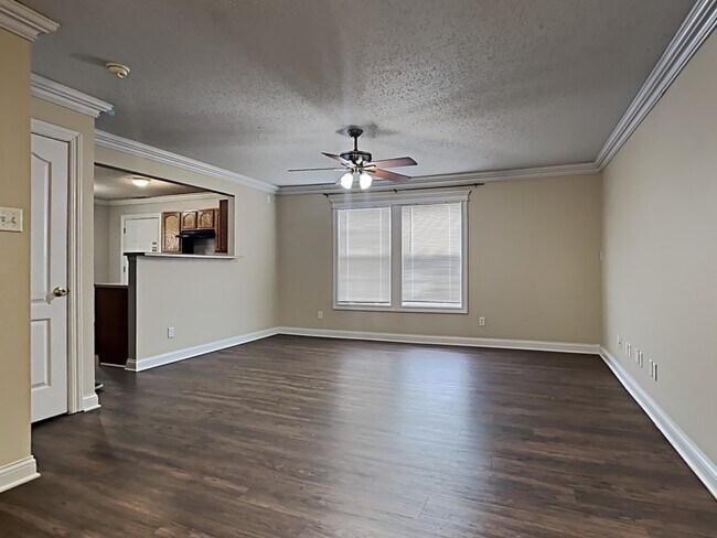 Foto del edificio - 910 Highpointe Boulevard