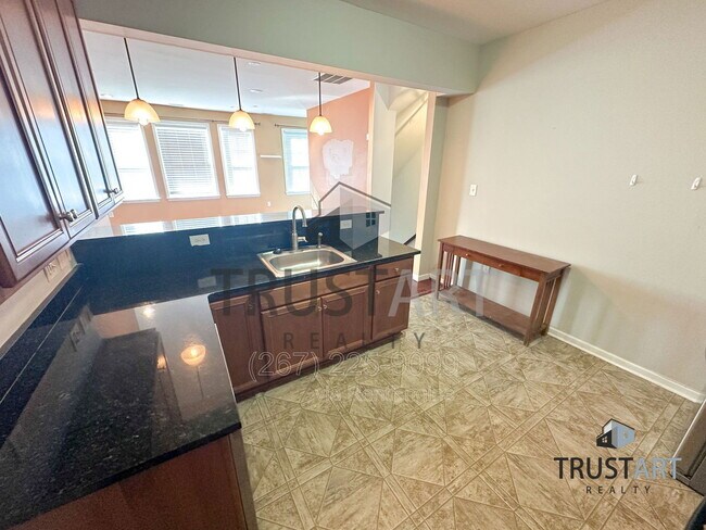 Foto del edificio - 4421 Driftwood Dr