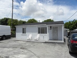 Building Photo - 214 NW 49th Ave
