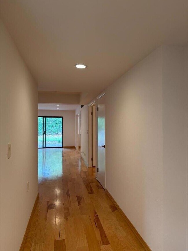 Foto del edificio - 5302 Cribari Heights