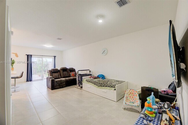 Foto del edificio - 12604 NW 23rd Pl