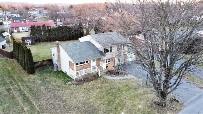 Building Photo - 1611 Chippendale Cir