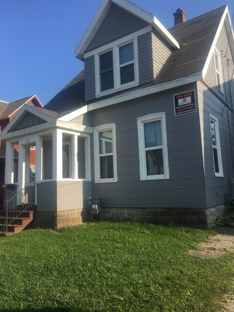 Building Photo - 813 Scott Ave