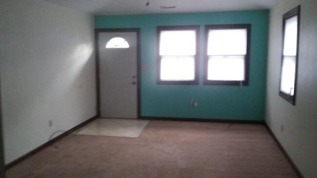 Building Photo - 3160 Pulaski St