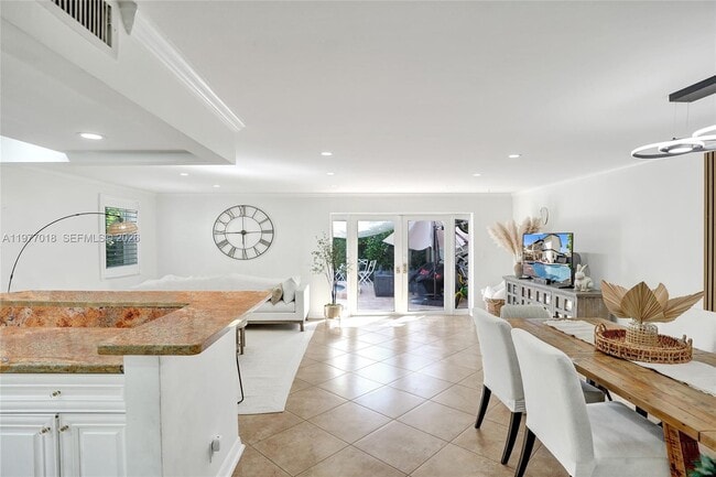 Foto del edificio - 1844 NE 26th Ave