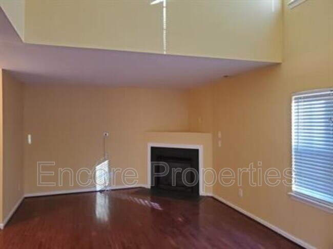 Foto del edificio - 4520 Shady Side Ln