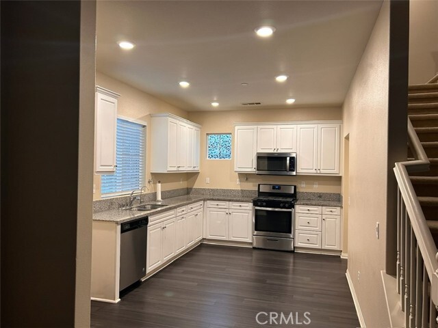 Building Photo - 27499 Jasmine Ct