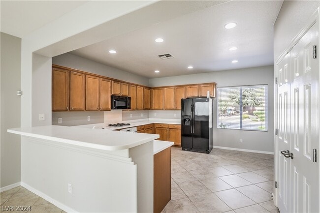 Building Photo - 8309 Oakshire St