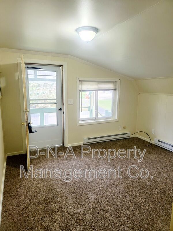 Building Photo - 122 Maggie Way