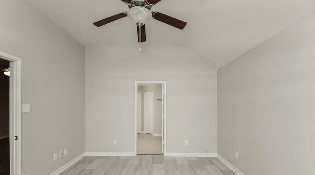 Building Photo - 2300 Mulberry Dr