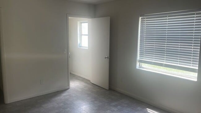 Building Photo - 218 S Tampa Ave