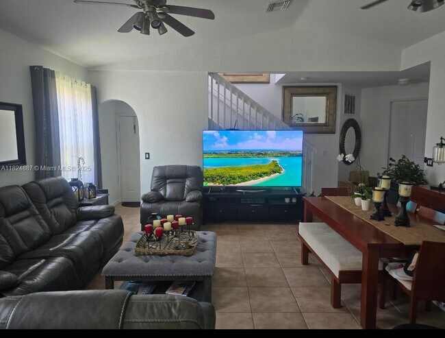 Foto del edificio - 1037 NE 37th Pl