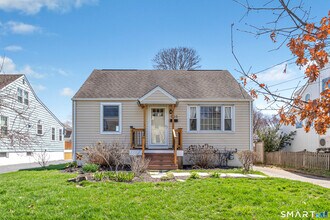 Building Photo - 855 Riverside Dr