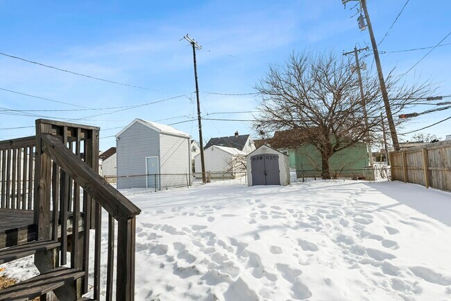 Foto del edificio - 943 Cloverdale Rd