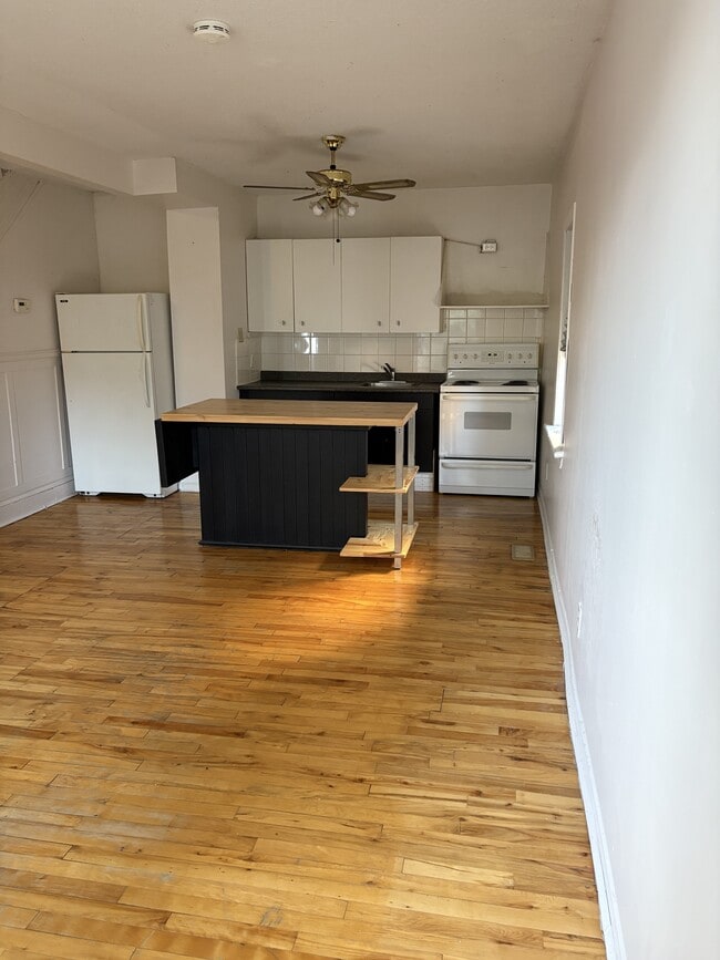 Building Photo - 63 Adeline St