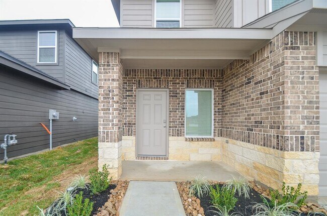 Building Photo - 16723 Sangiovese Dr