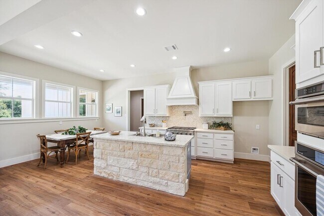 Foto del edificio - 154 Woodland Mdws Ln