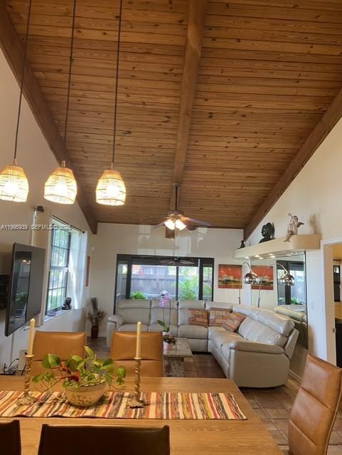 Foto del edificio - 10361 Juniper Ct