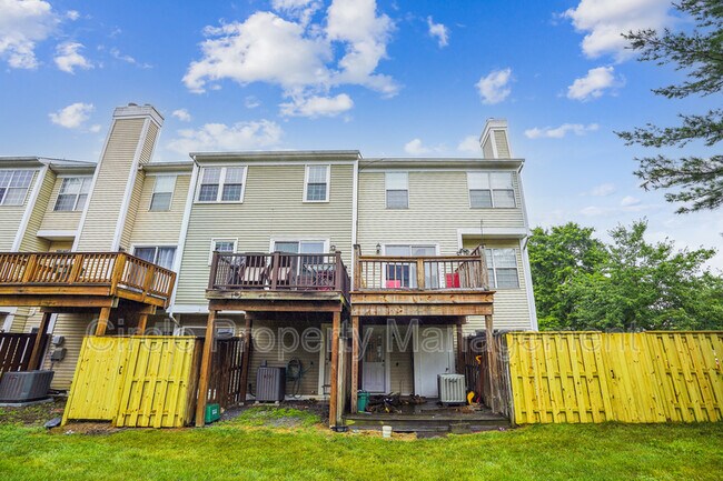 Building Photo - 10901 Postern Ct