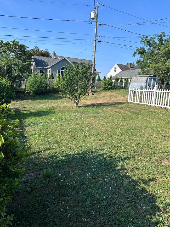 Foto del edificio - Cape Cod in Middletown 4 bedroom