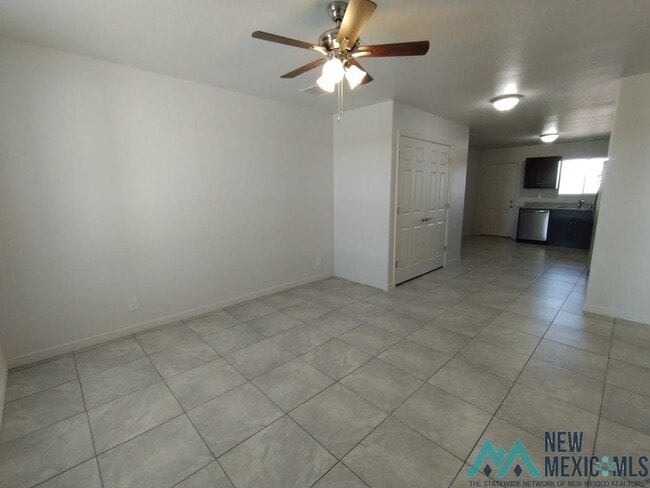 Building Photo - 825 E Orange St