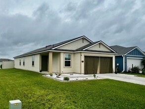 Building Photo - 12450 Russian Olive Rd