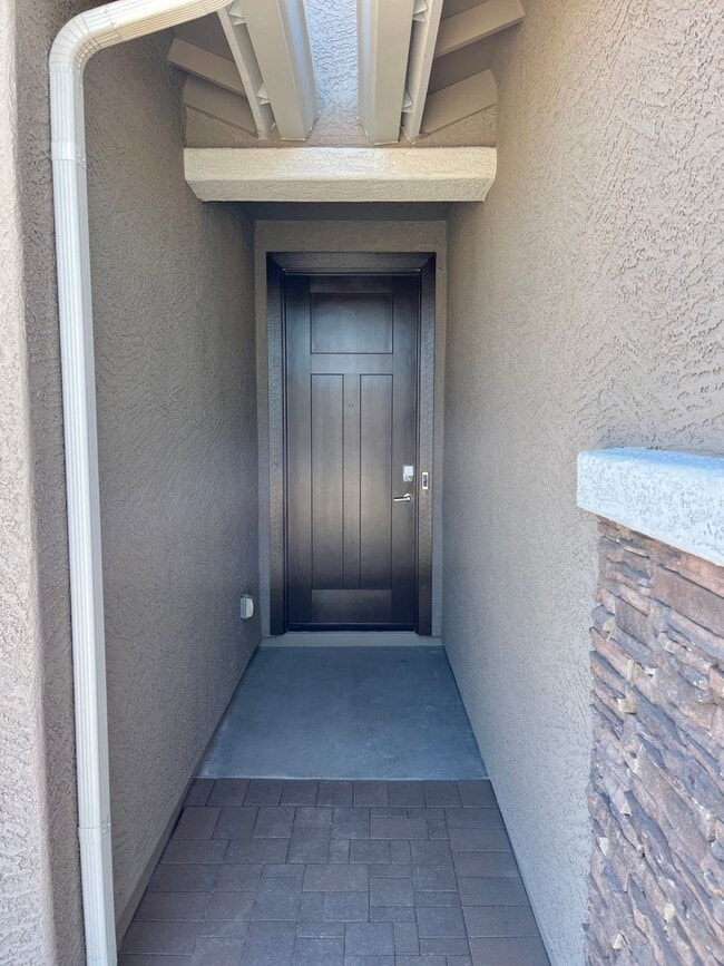 Building Photo - Alamar Subdivision 5 Bedroom Home For RENT!