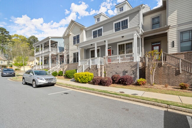 Building Photo - Townhouse - 4 Beds - 4 Bath