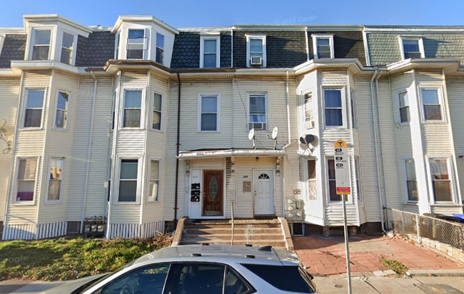 Building Photo - 455 Cambridge St