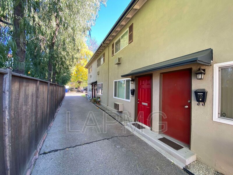 Primary Photo - 5619 Irvine Ave