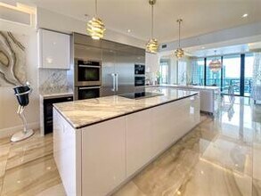 Building Photo - 7391 Island Estates Dr