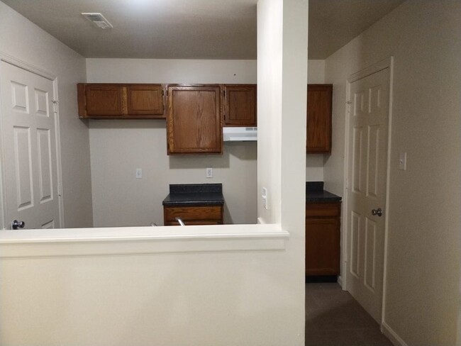 Building Photo - 623 Palisades Dr