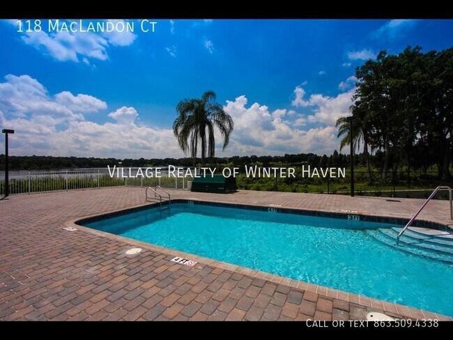 Building Photo - Beautiful 2 Bedroom 2 Bath Gated Community...