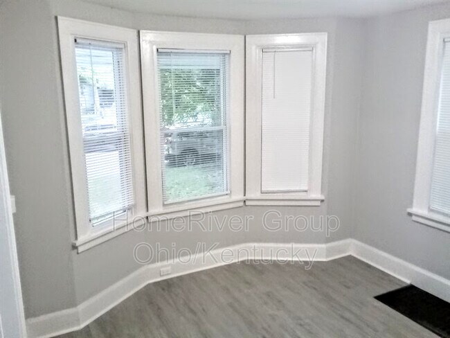 Building Photo - 5726 St Elmo Ave