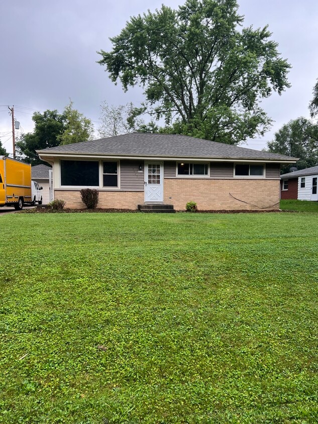 Home - 4625 W Parkland Ave