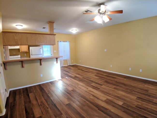Building Photo - 808 W Arroyo Park Ln