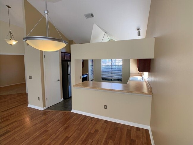 Building Photo - 2107 Warfield Way