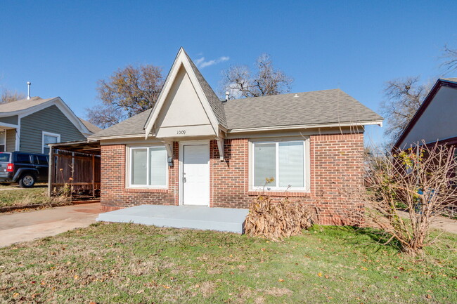 Foto del edificio - Charming 3-Bedroom Home in OKC – Available...