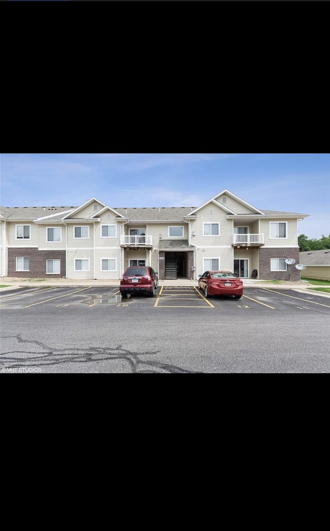 Building Photo - 1920 Rockford Rd SW