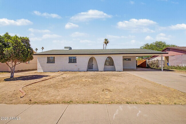 Foto del edificio - 4214 W Lewis Ave