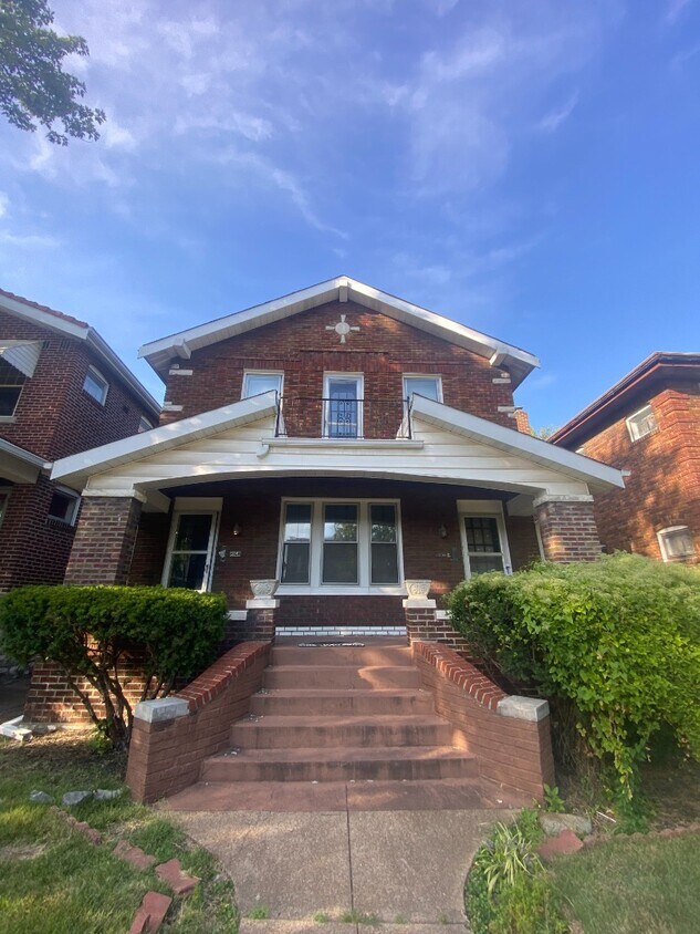 Foto principal - 5049 Lindenwood Ave