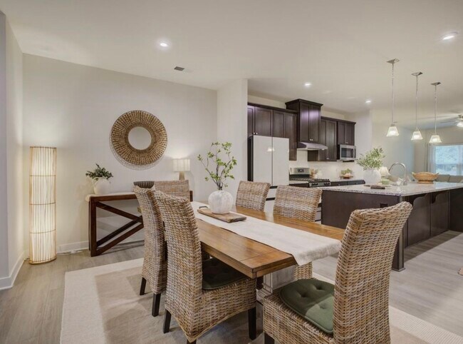 Foto del edificio - 6377 Ashton Park Dr