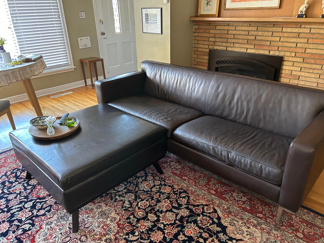 Living room and fireplace/hardwood floors - 1794 Ford Pky